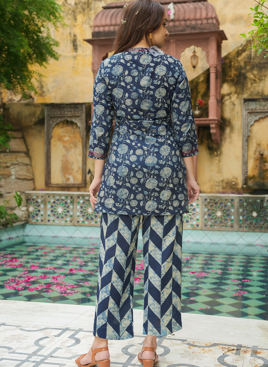 Embroidered Soft Cotton Geometric Straight Blue Kurta