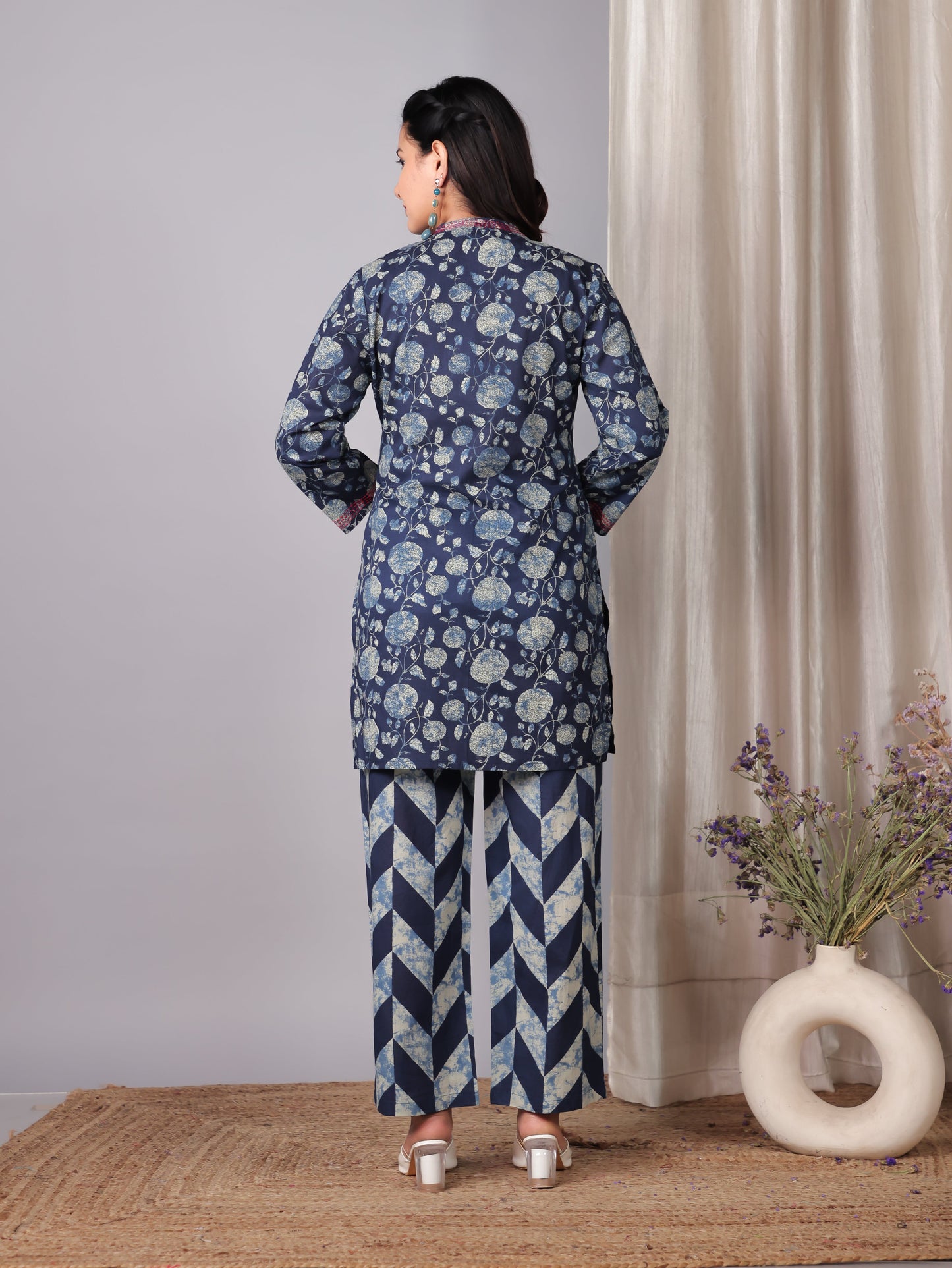 Embroidered Soft Cotton Geometric Straight Blue Kurta