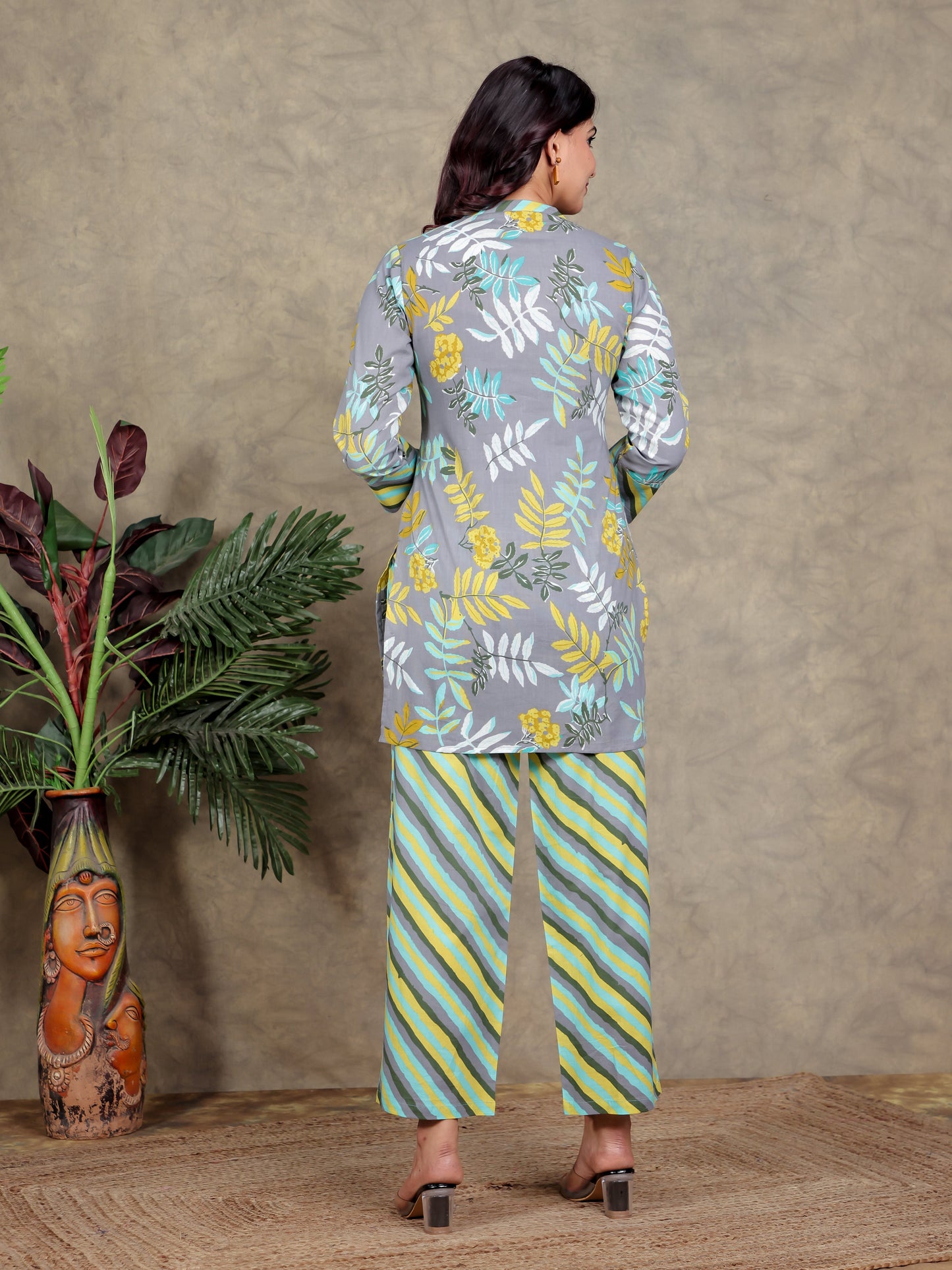 Soft Cotton Foliage Straight Grey Kurta