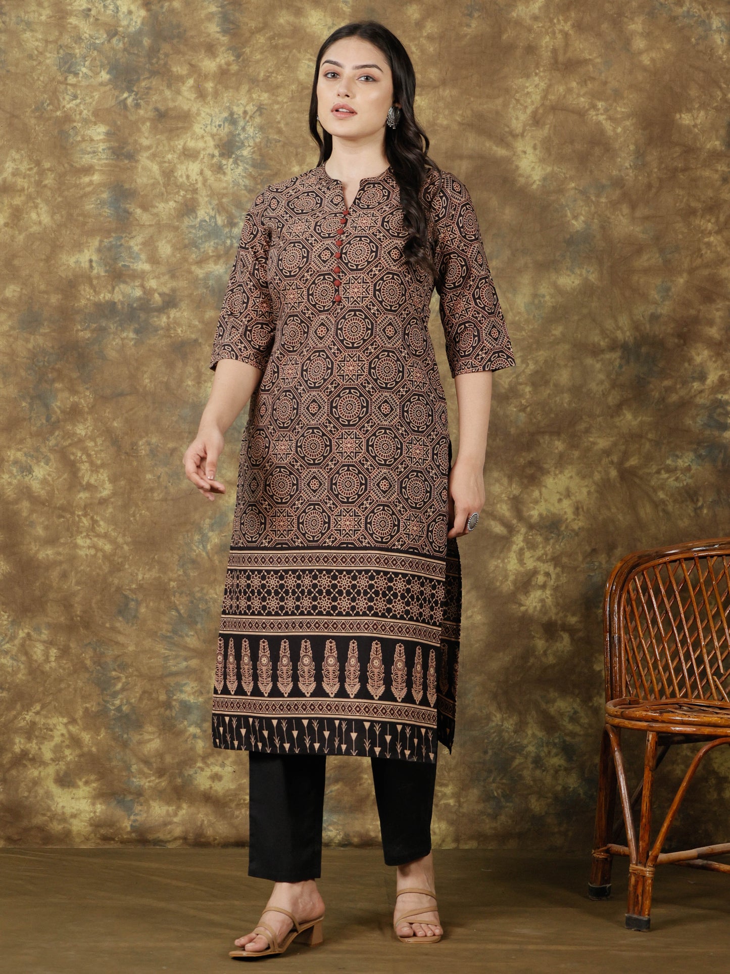 Soft Cotton Geometric Straight Black Kurta