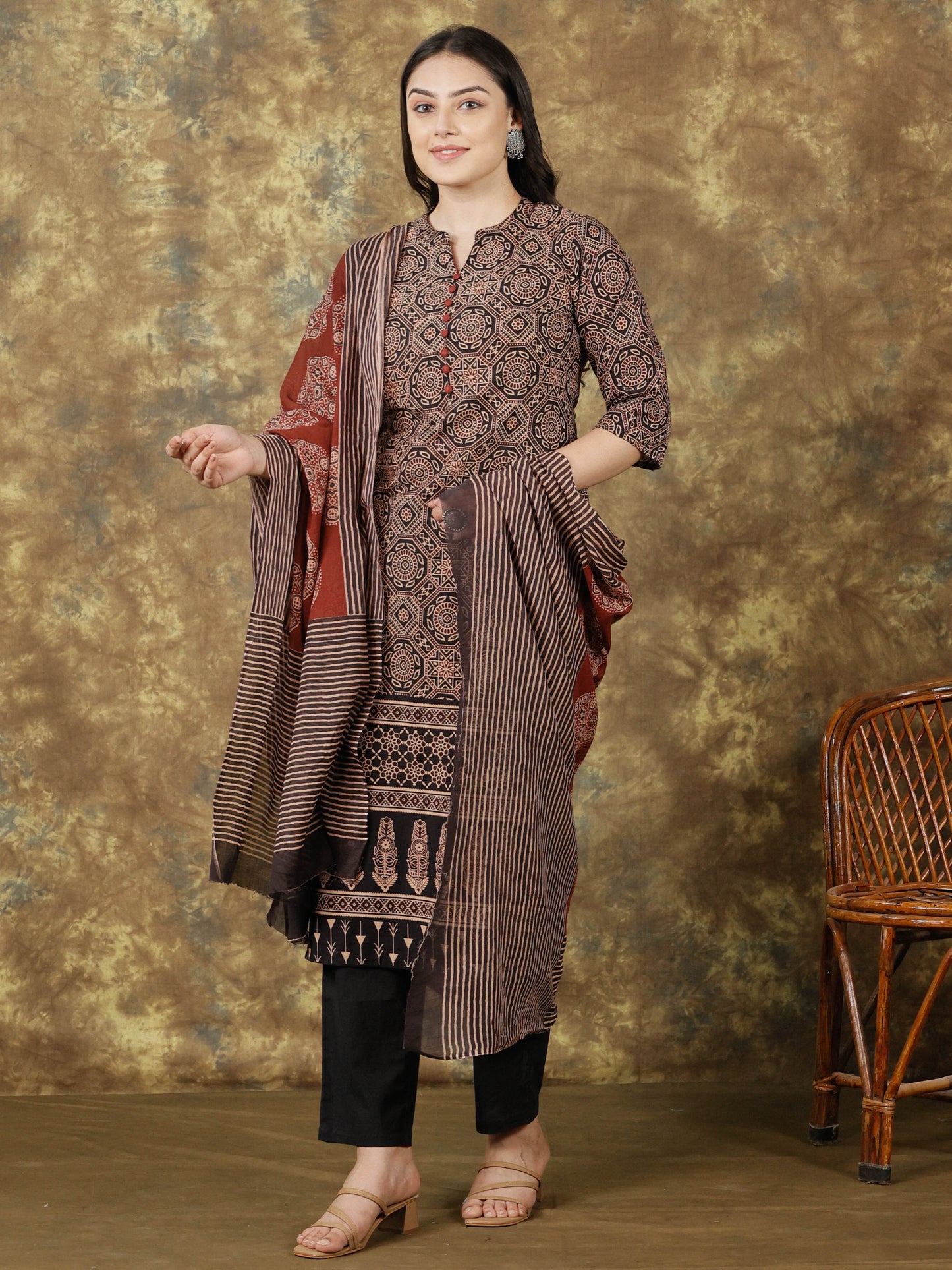 Soft Cotton Geometric Straight Black Kurta