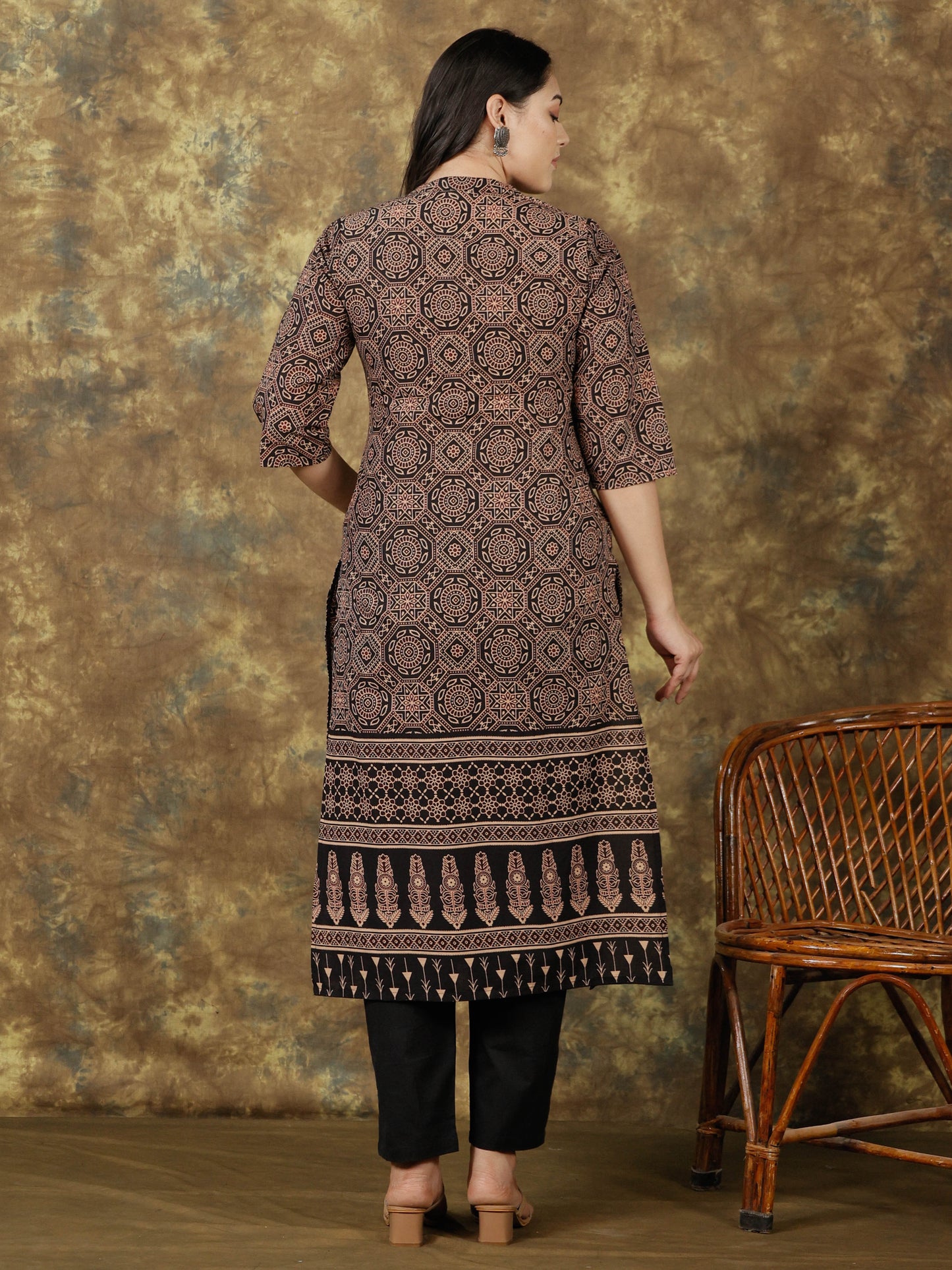 Soft Cotton Geometric Straight Black Kurta