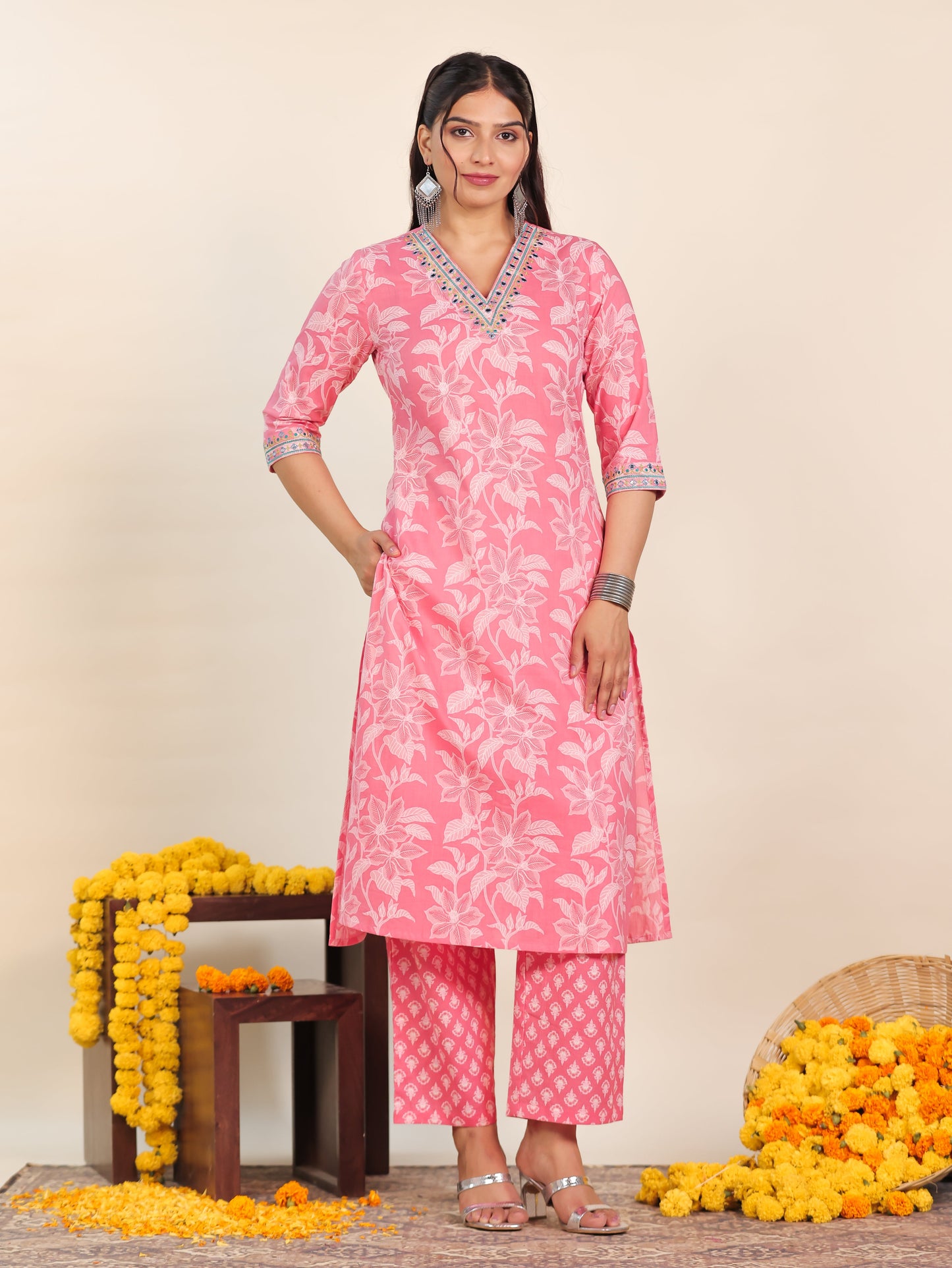 Embroidered Soft Cotton Floral Straight Peach Kurta