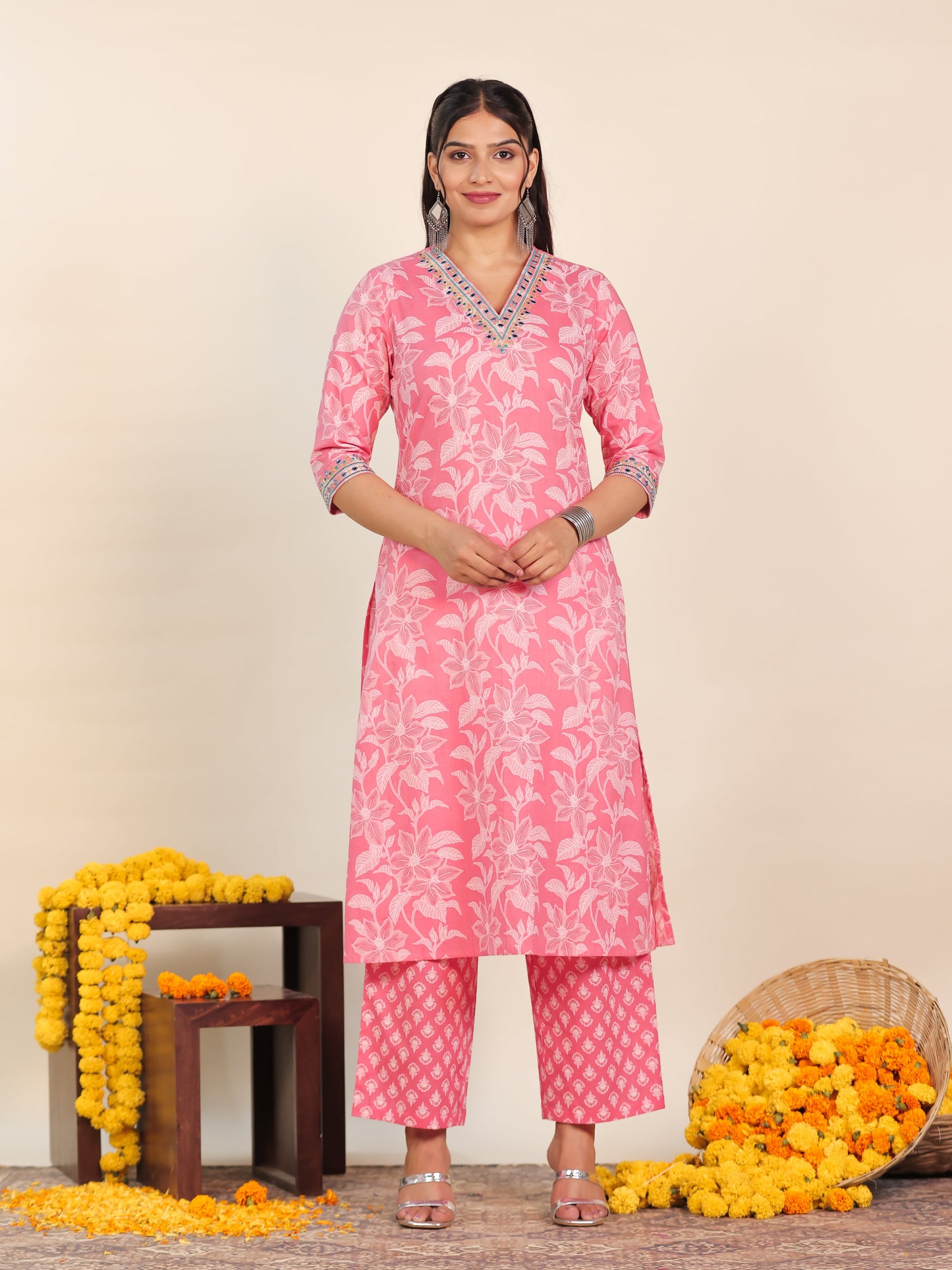Embroidered Soft Cotton Floral Straight Peach Kurta