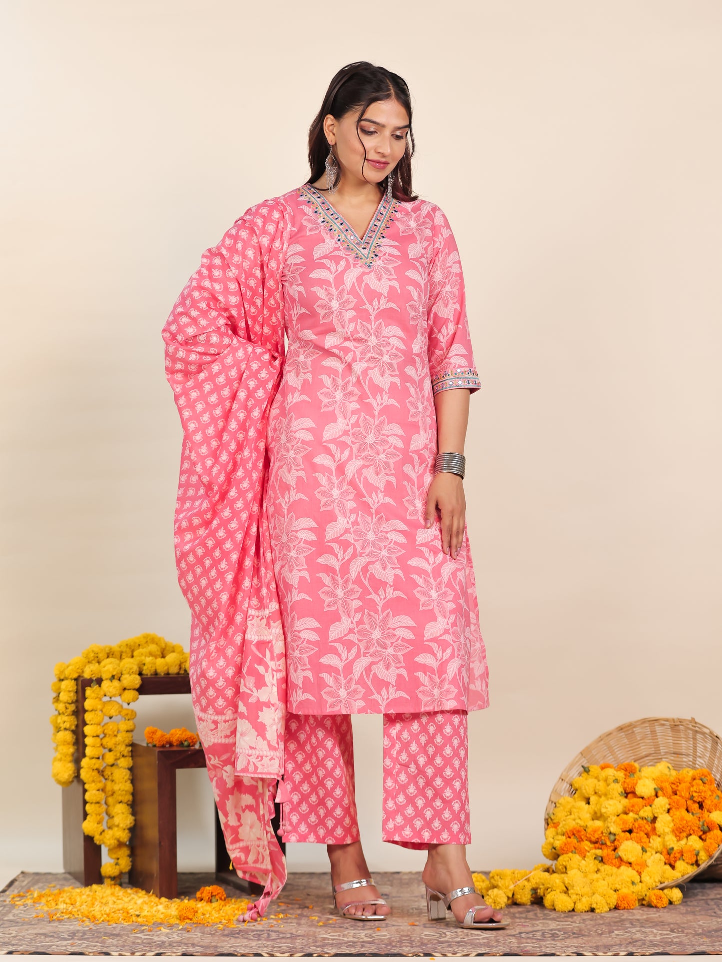 Embroidered Soft Cotton Floral Straight Peach Kurta