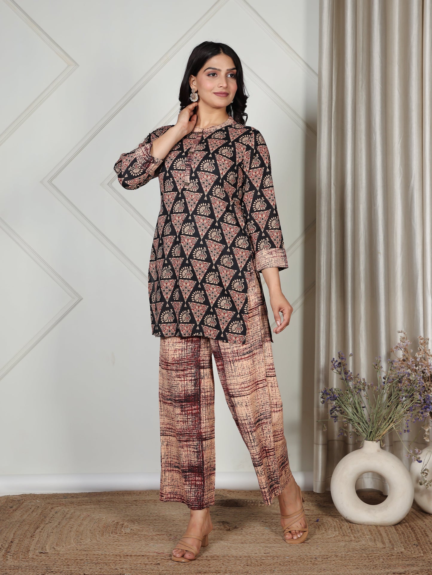 Soft Cotton Geometric Straight Black Kurta