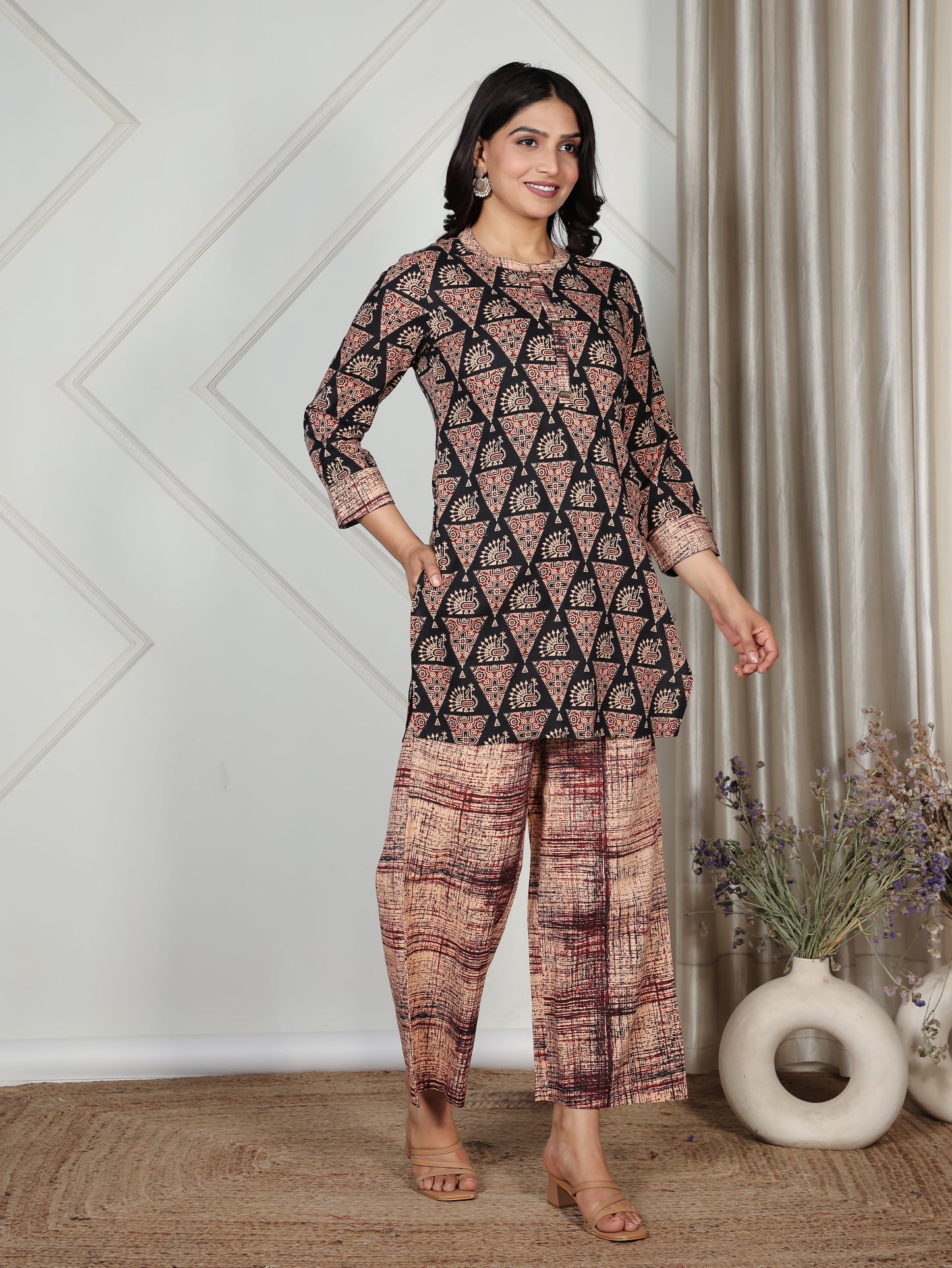 Soft Cotton Geometric Straight Black Kurta