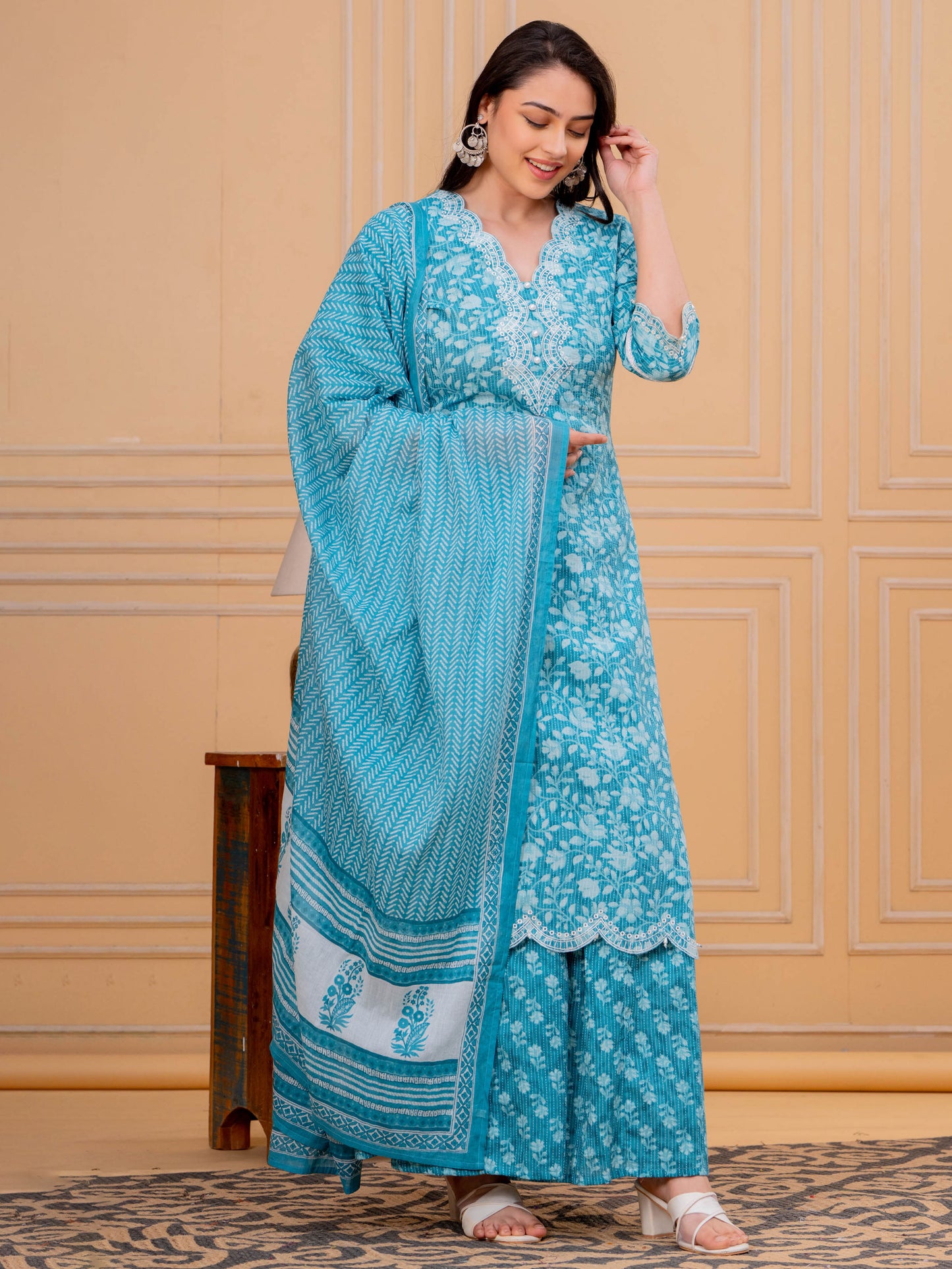 Embroidered Soft Cotton Floral Straight Turquoise Kurta