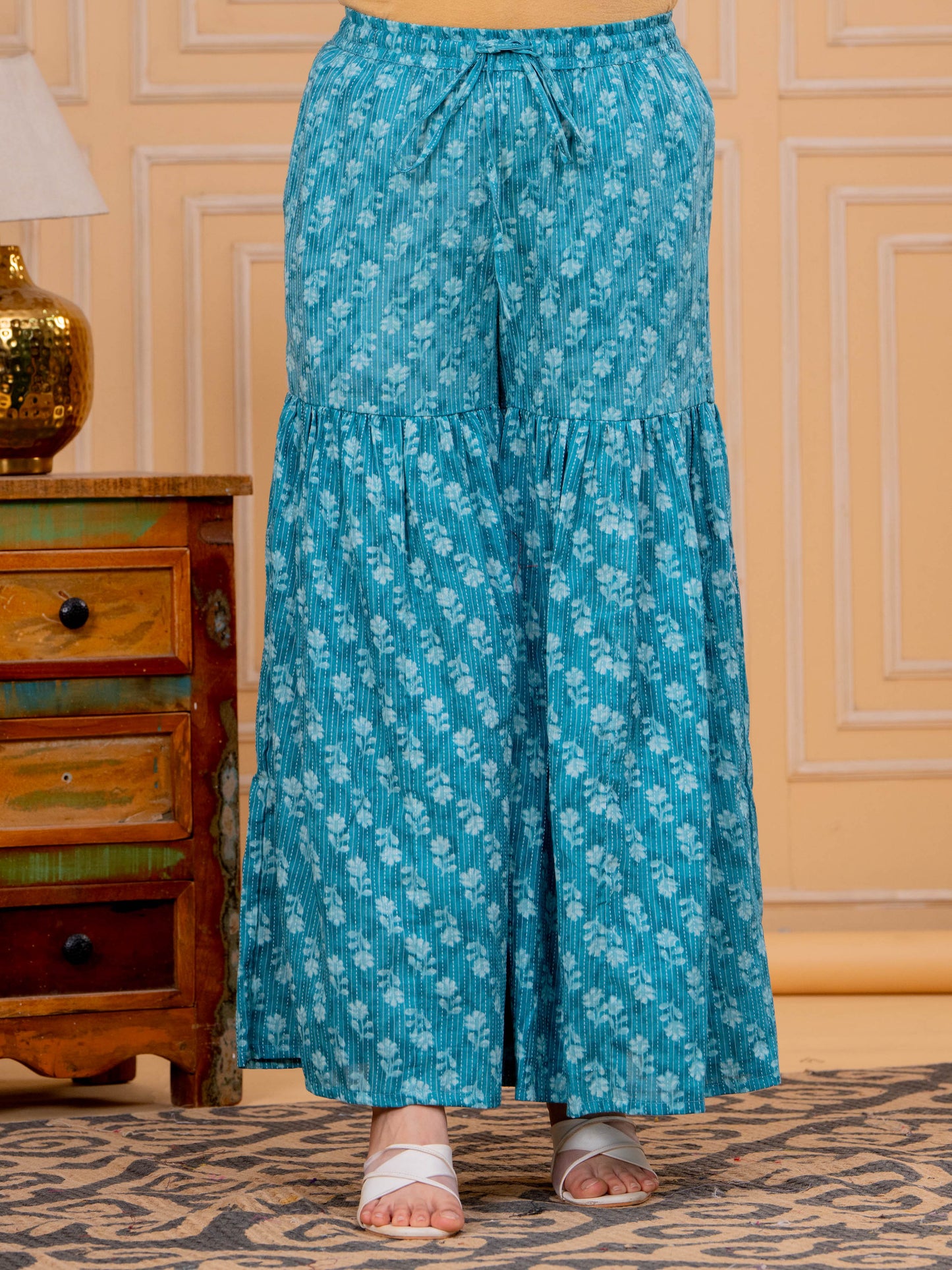 Embroidered Soft Cotton Floral Straight Turquoise Kurta