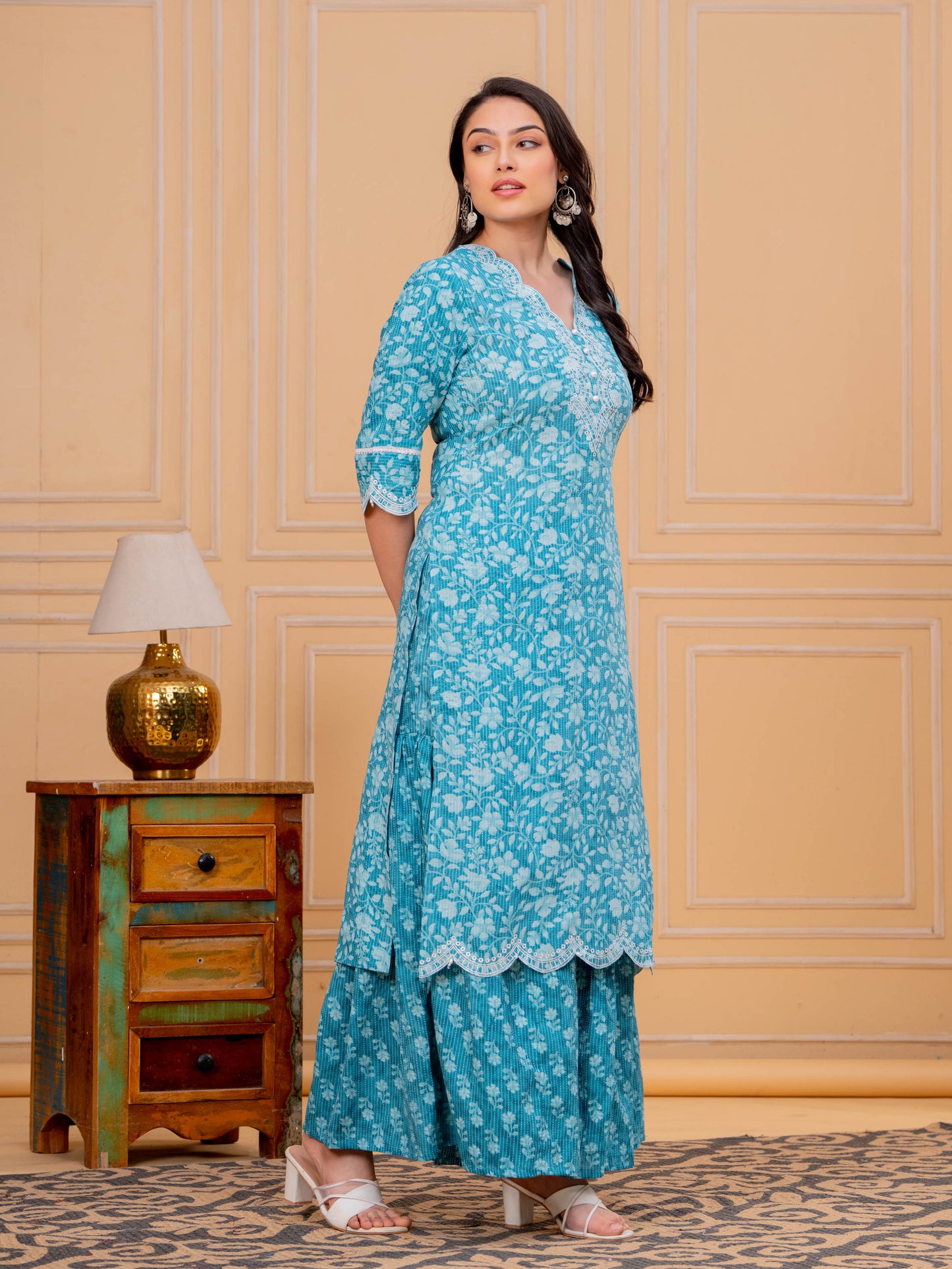 Embroidered Soft Cotton Floral Straight Turquoise Kurta