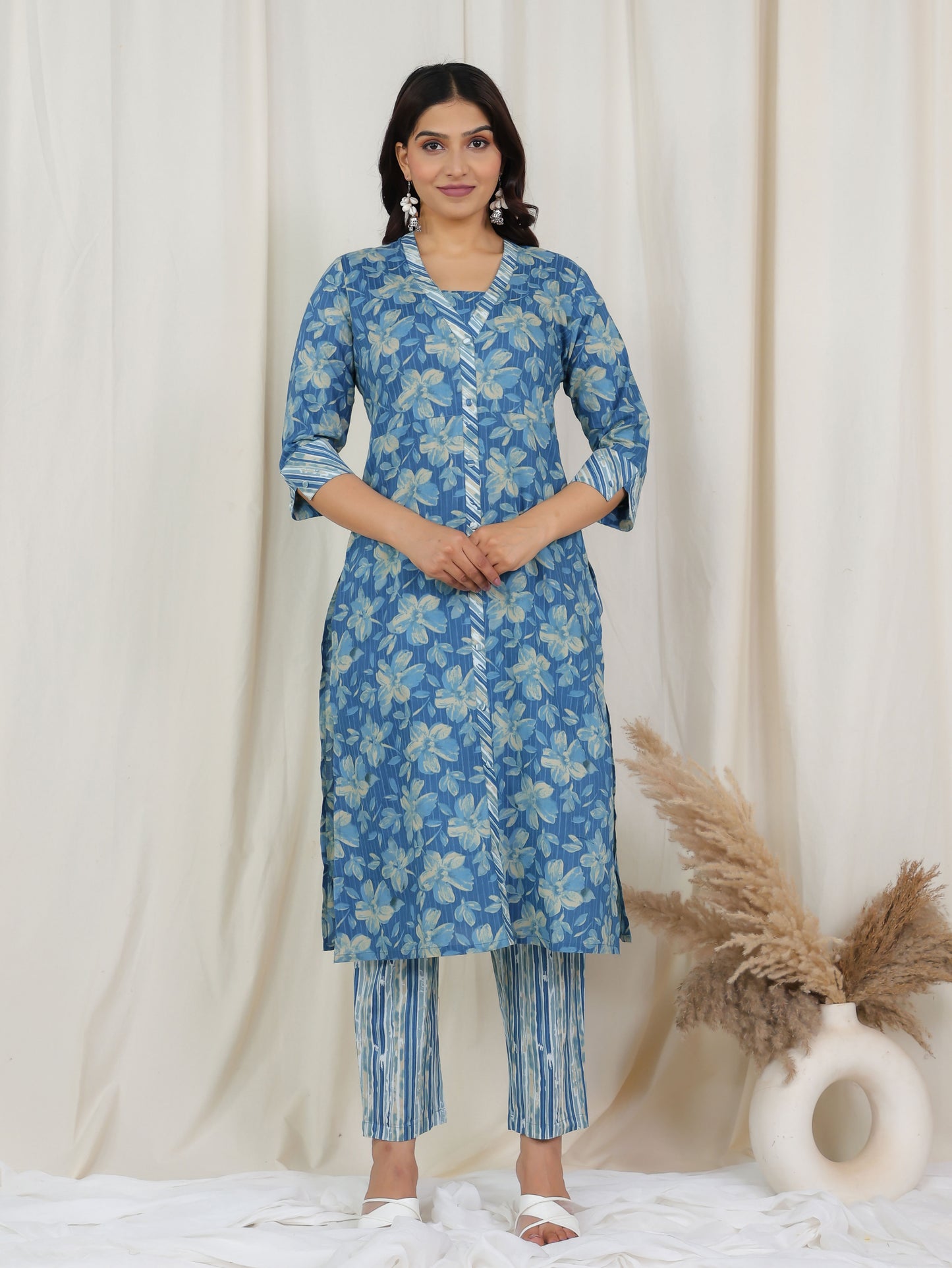Soft Cotton Floral Straight Blue Kurta