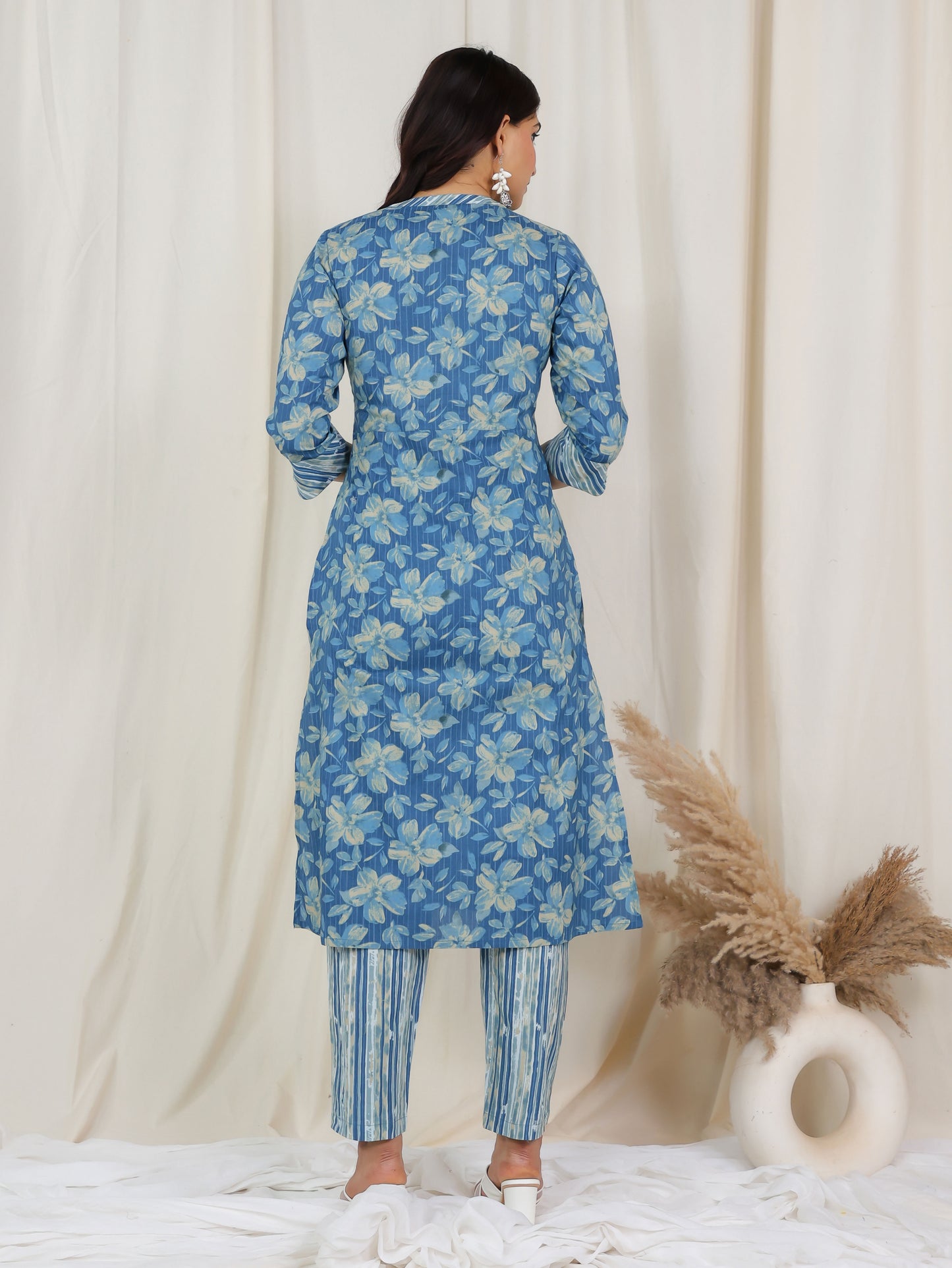 Soft Cotton Floral Straight Blue Kurta