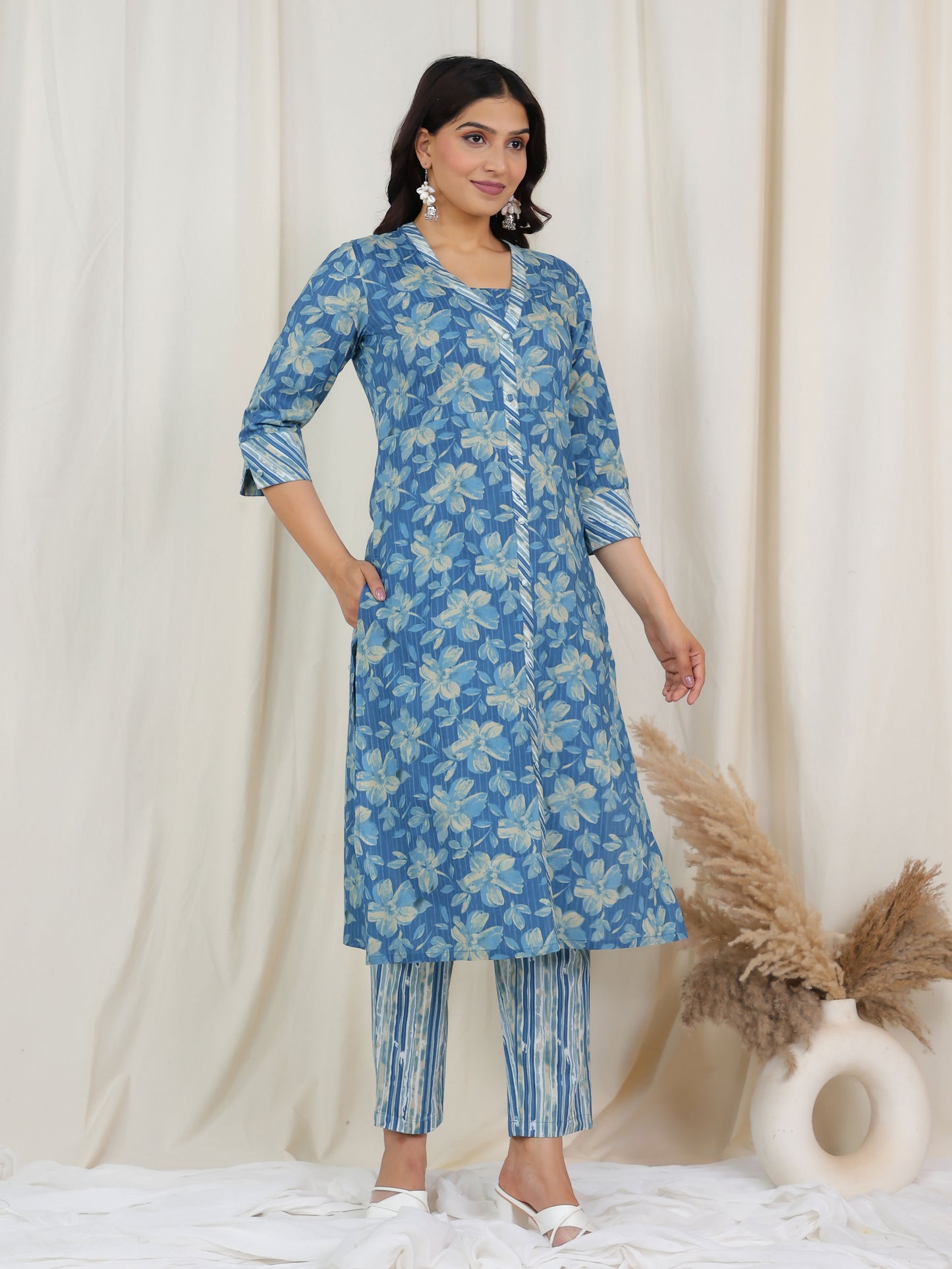 Soft Cotton Floral Straight Blue Kurta