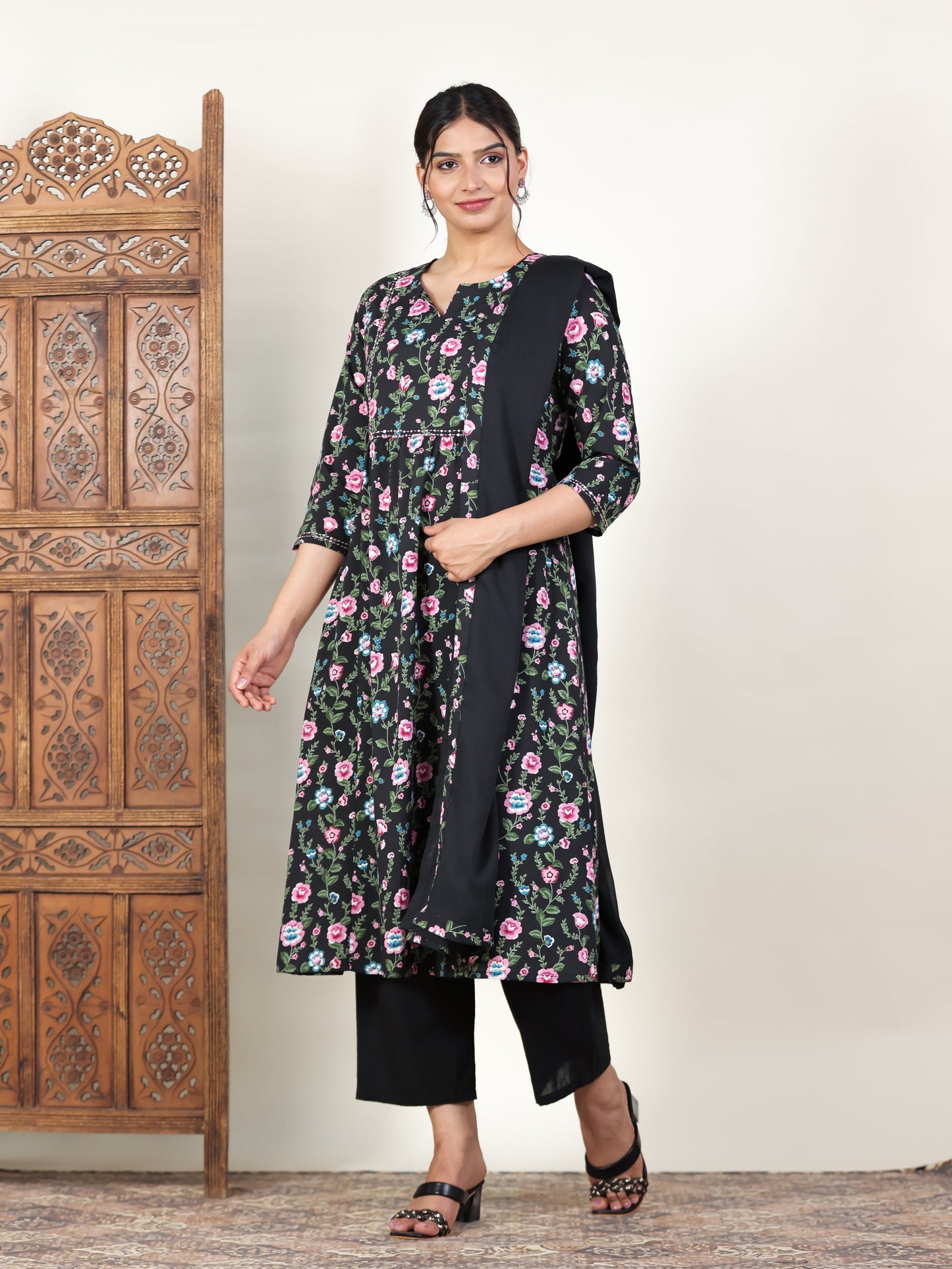 Embroidered Soft Cotton Floral Panelled Black Kurta