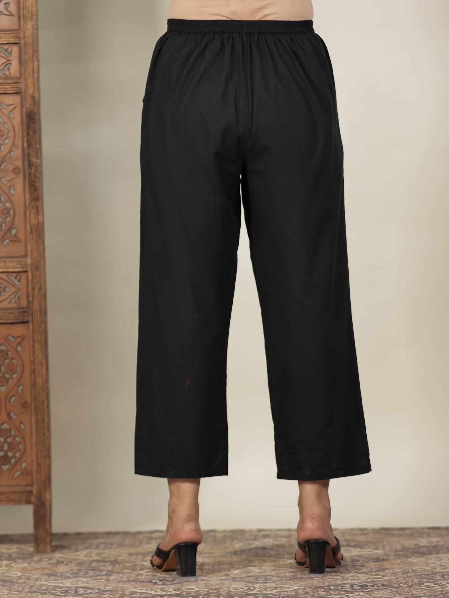 Embroidered Soft Cotton Floral Panelled Black Kurta