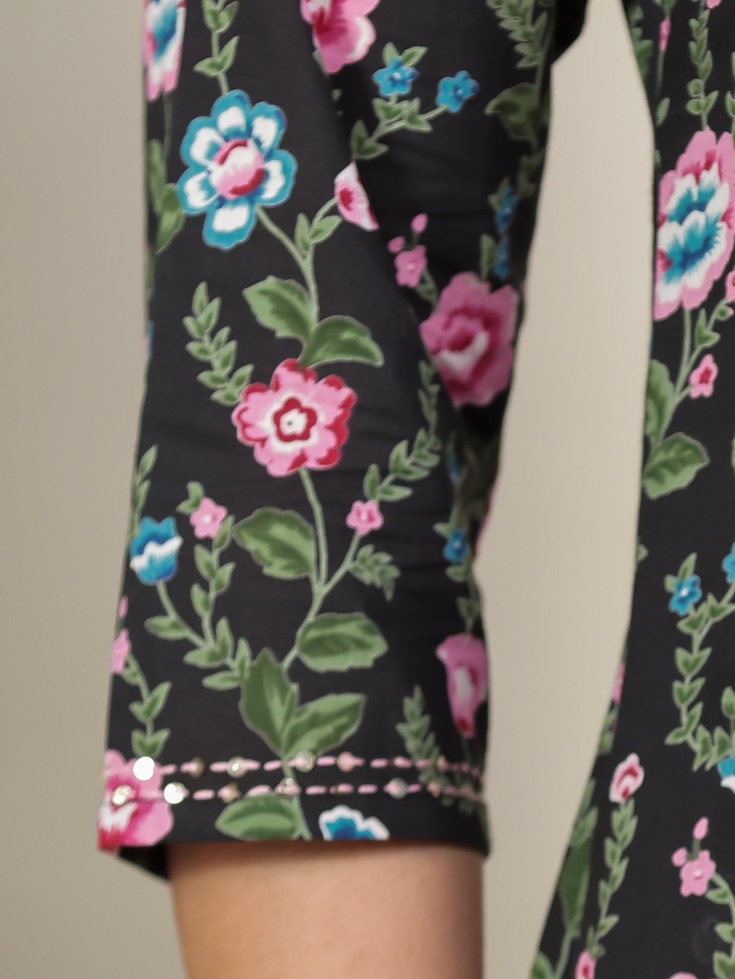 Embroidered Soft Cotton Floral Panelled Black Kurta