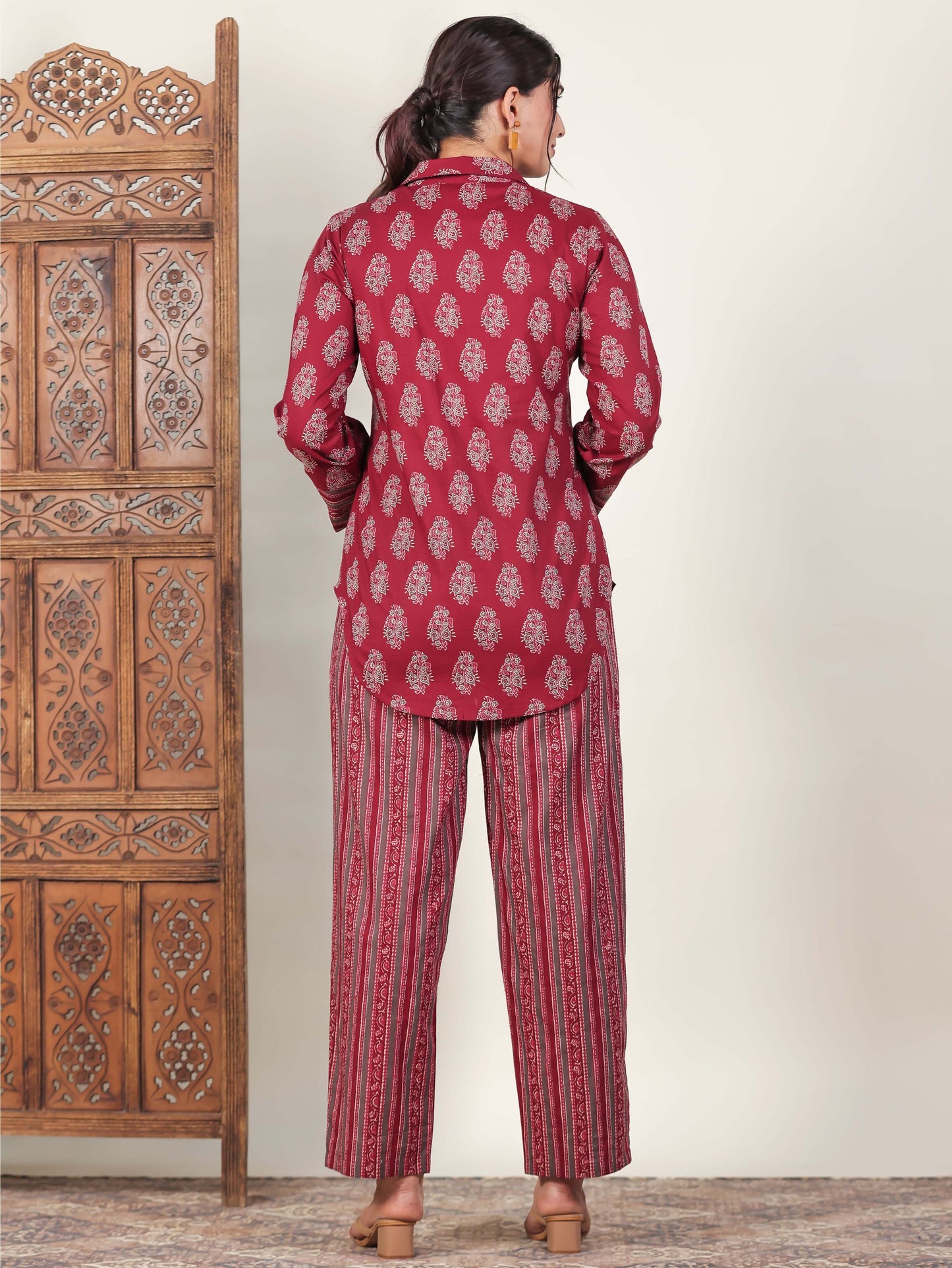 Soft Cotton Butti Straight Maroon Kurta