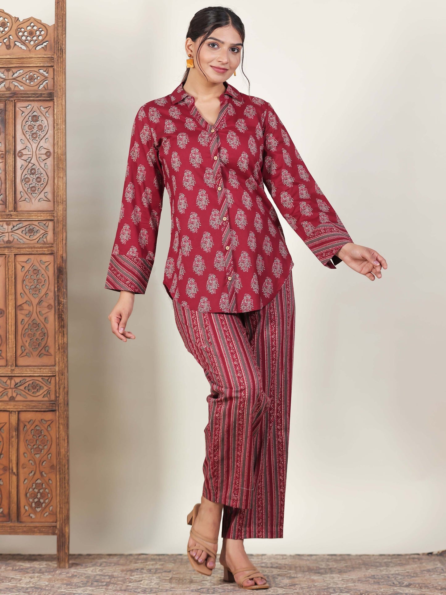 Soft Cotton Butti Straight Maroon Kurta