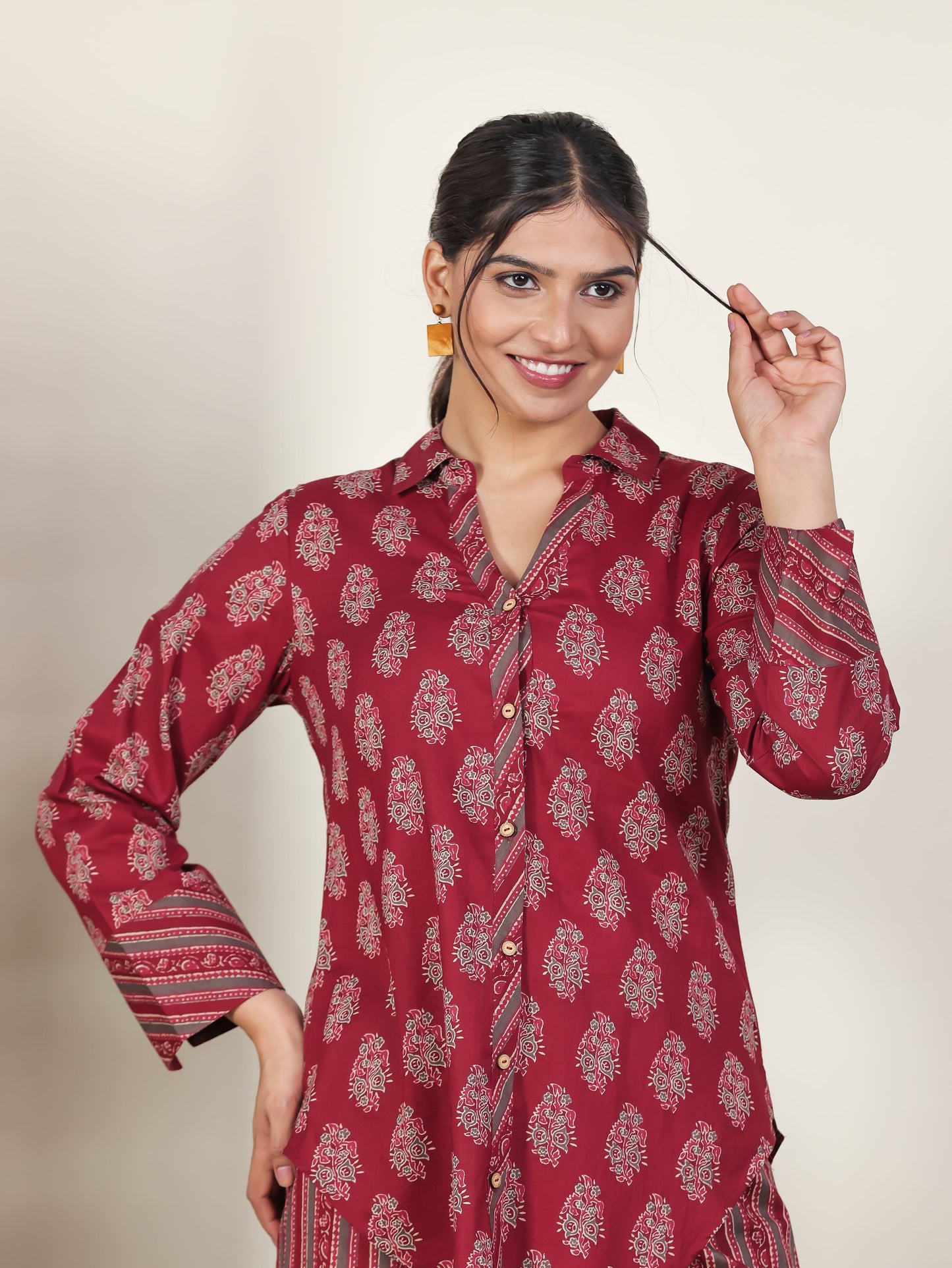 Soft Cotton Butti Straight Maroon Kurta