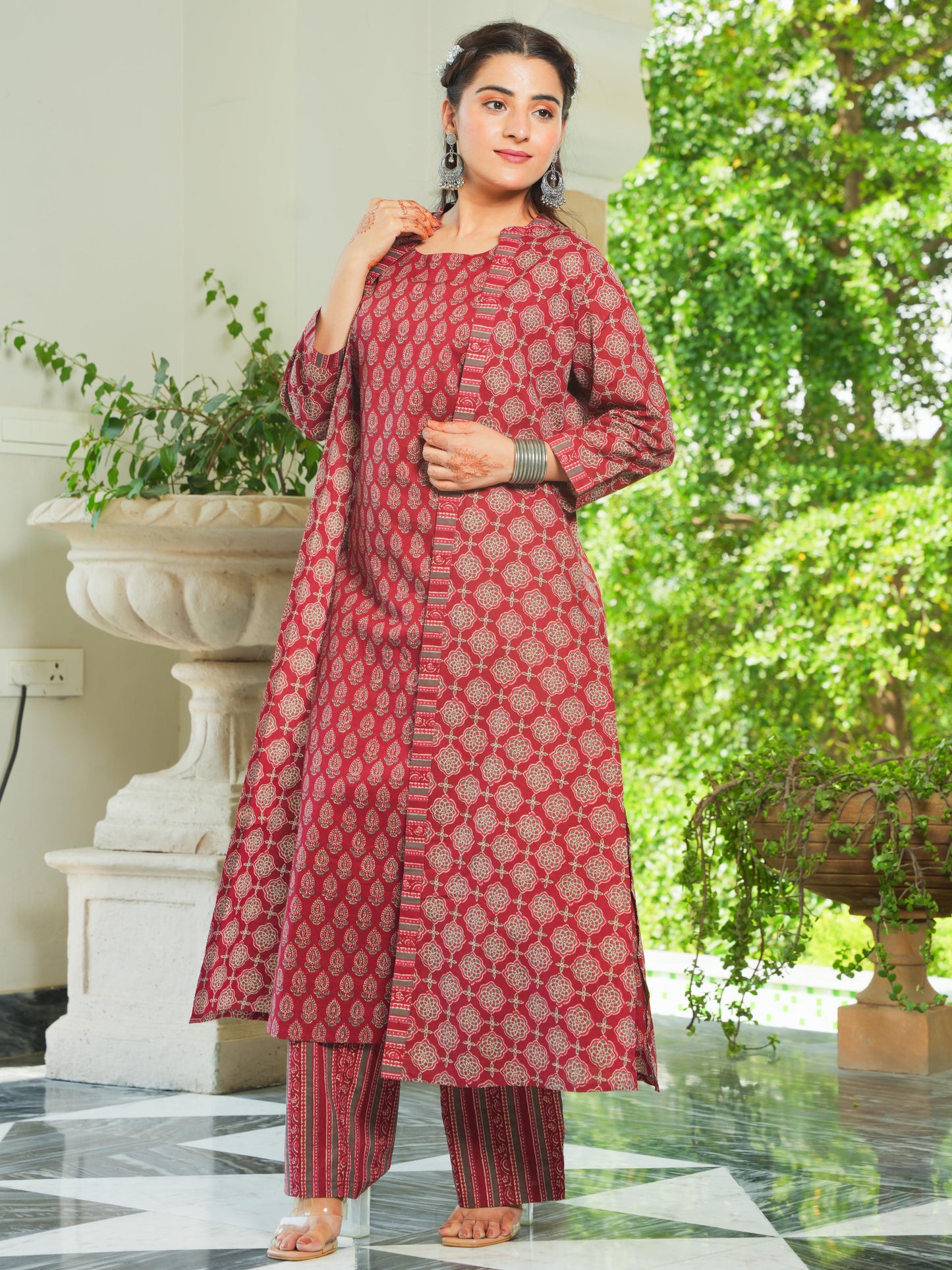 Soft Cotton Butti Straight Maroon Kurta