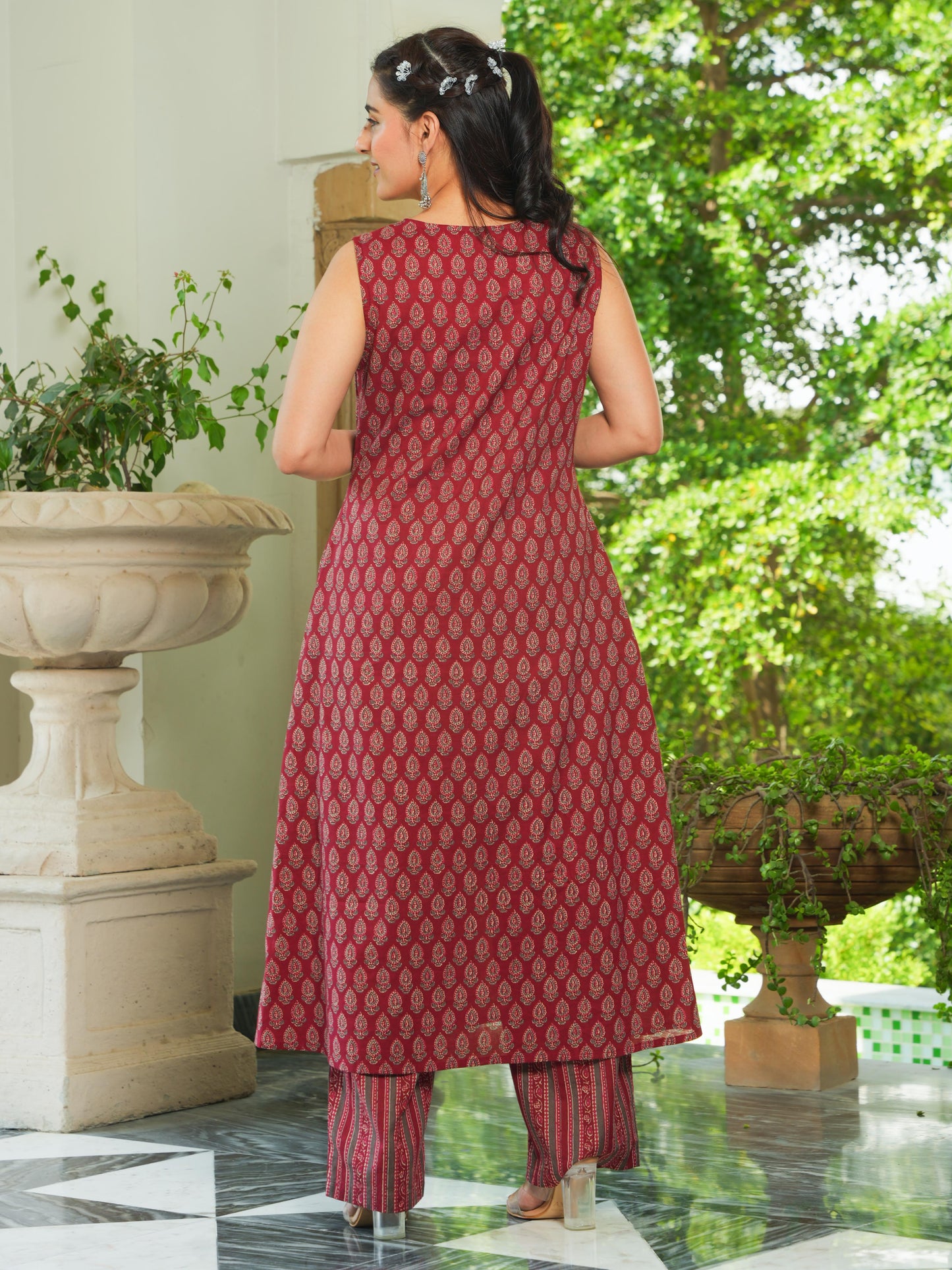 Soft Cotton Butti Straight Maroon Kurta