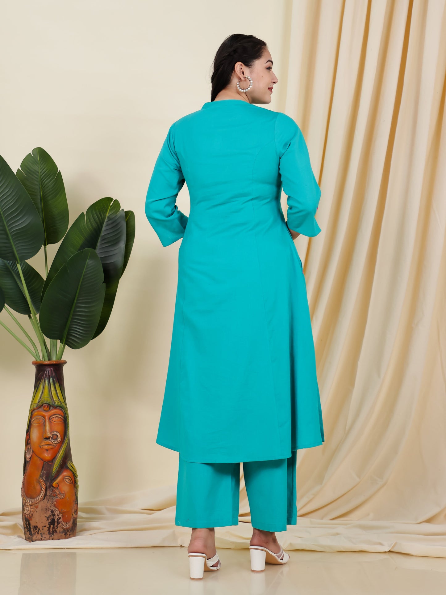 Embroidered Linen Cotton Solid Flared Green Kurta