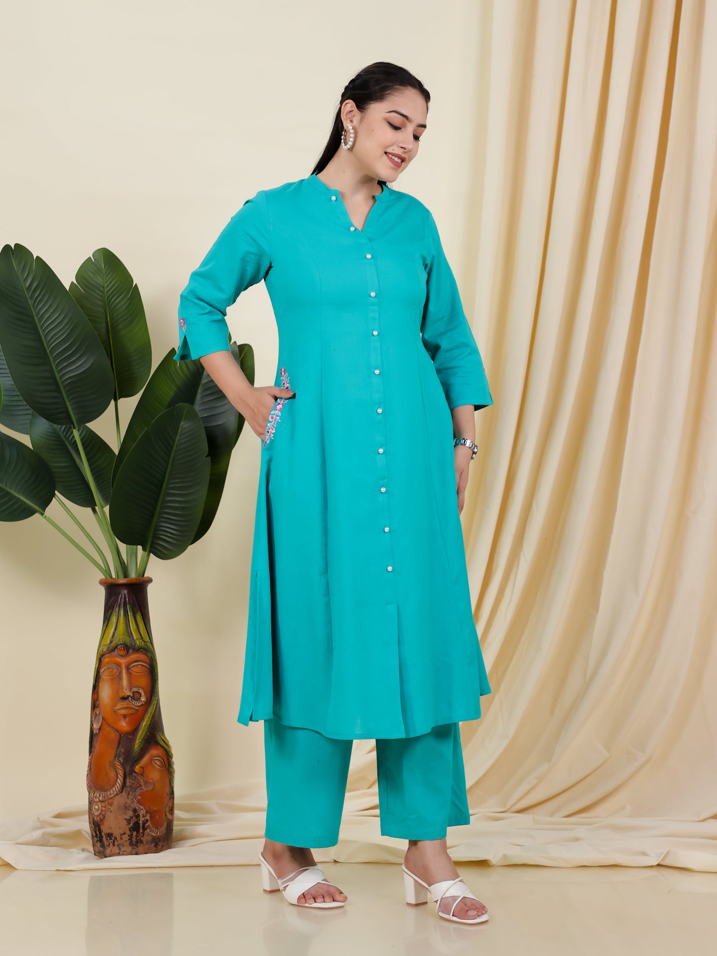 Embroidered Linen Cotton Solid Flared Green Kurta