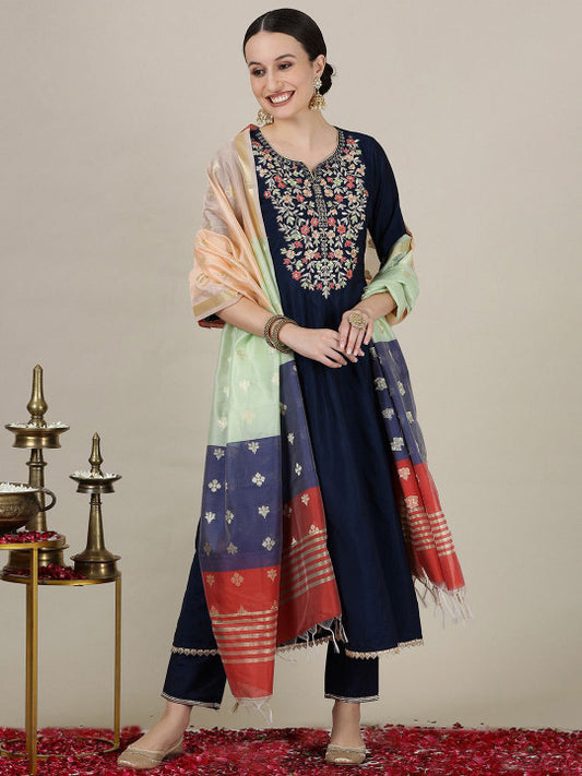 AURELIA Women Floral Embroidered Regular Kurta with Trousers & With Dupatta