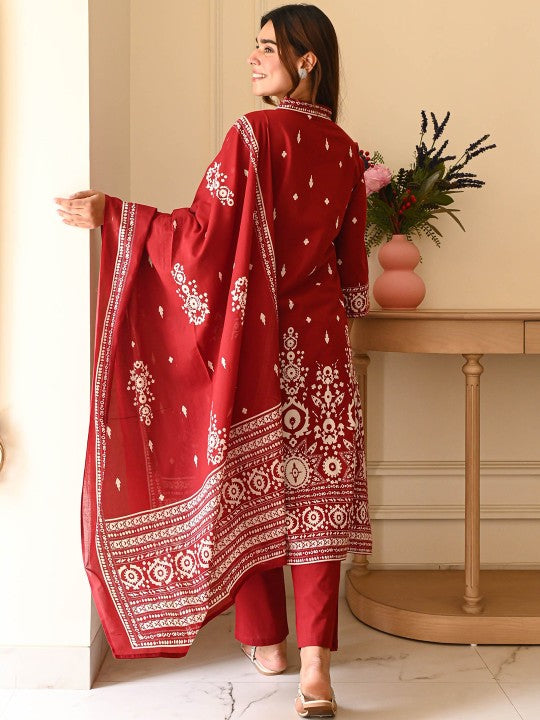 DIVASTRI Women Floral Printed Gotta Patti Kurta