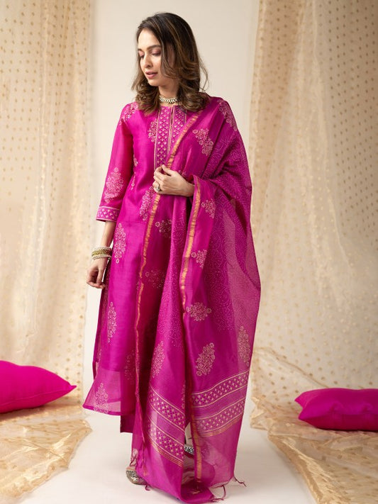 GoSriKi Floral Printed Straight Kurta With Trousers & Dupatta