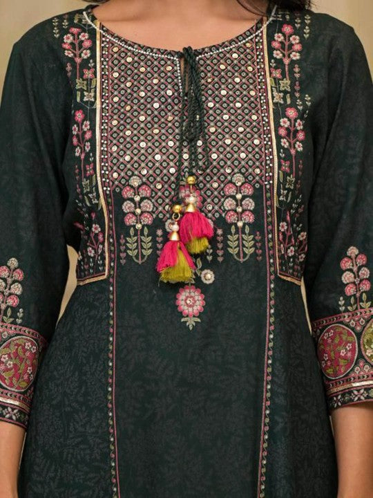 Aralia Women Floral Embroidered Kurta