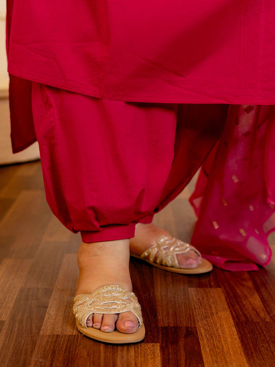 Neck Kurta With Trousers & Dupatta