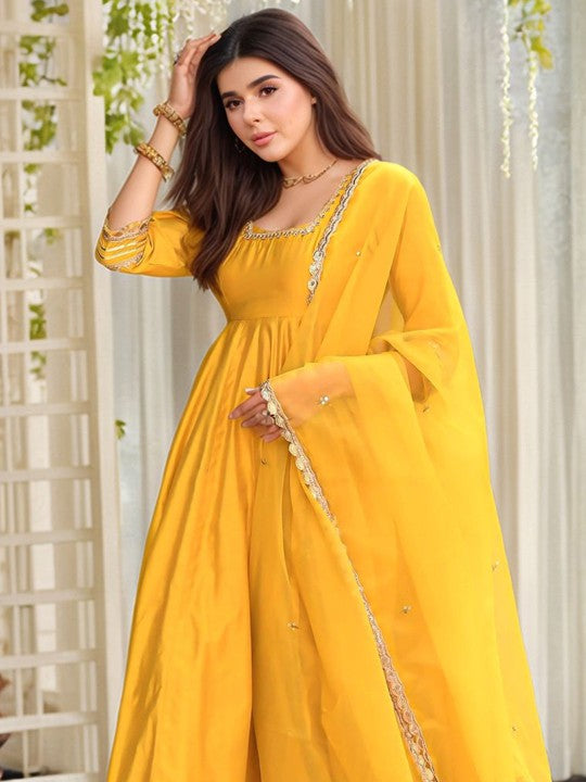 Aaghnya Women Ethnic Motifs Embroidered Regular Kurta