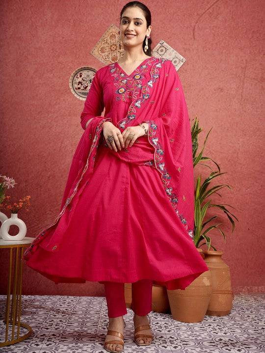 Geetha Creation Pakeezah Women Floral Embroidered Regular Beads and Stones Kurta Set