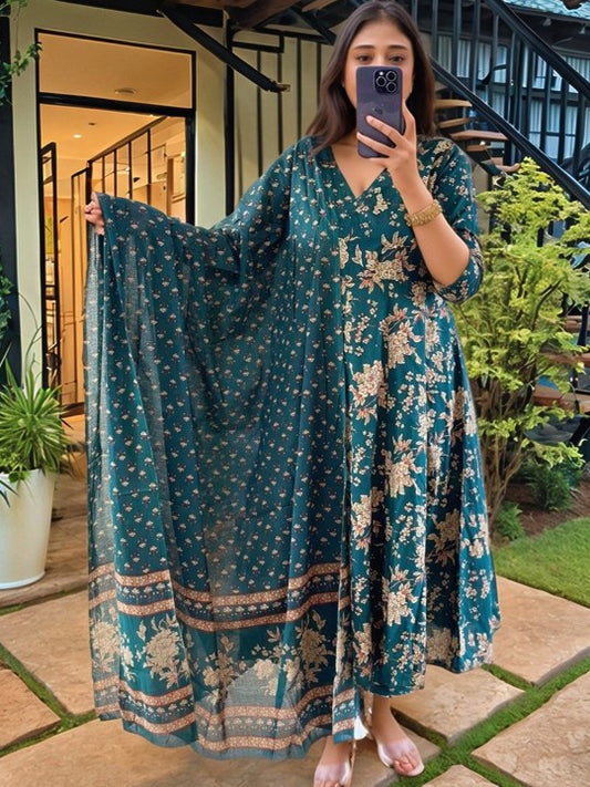 Aaghnya Women Floral Printed Regular Kurta