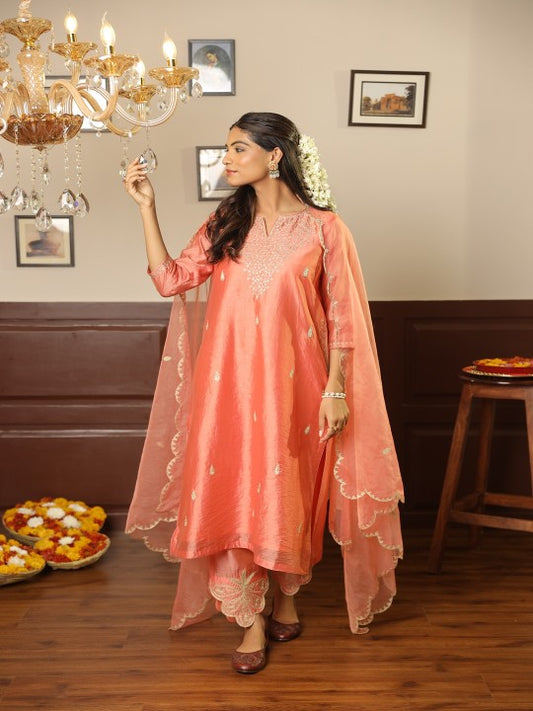 ASRUMO Women Ethnic Motifs Embroidered Regular Thread Work Chanderi Silk Kurta
