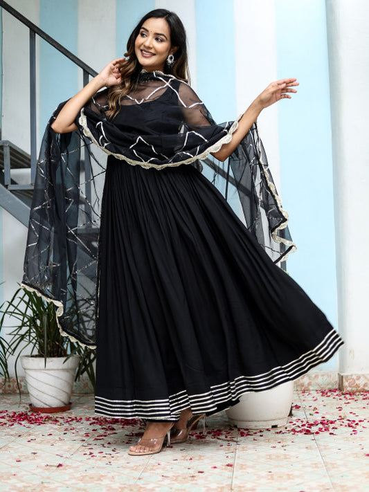 HERE&NOW Women Solid Anarkali Kurta with Trousers & Dupatta
