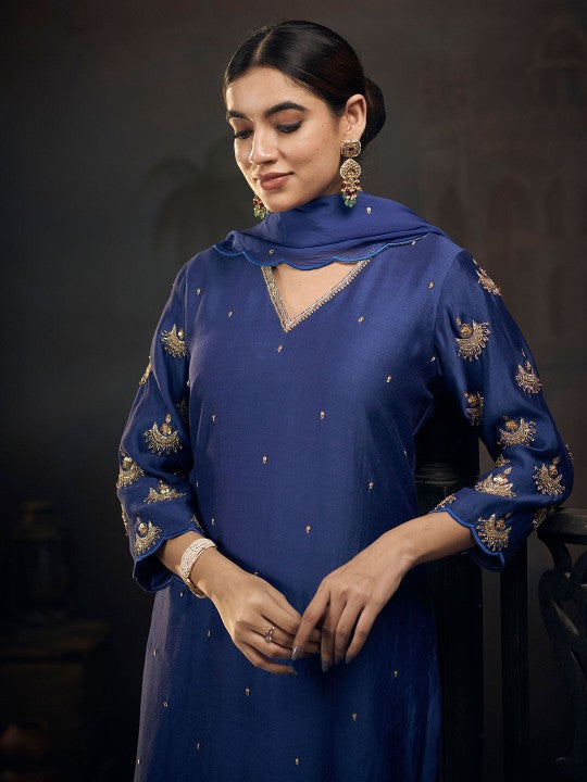 HIRIKA&DHRUTI Women Embroidered Kurta