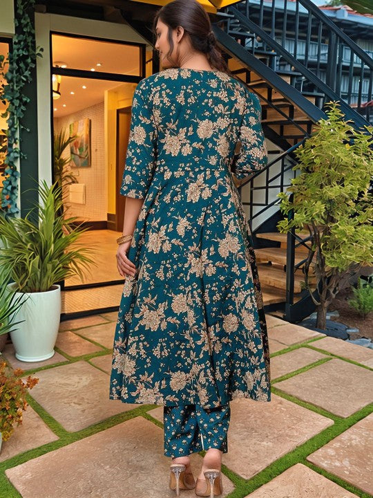 Aaghnya Women Floral Printed Regular Kurta