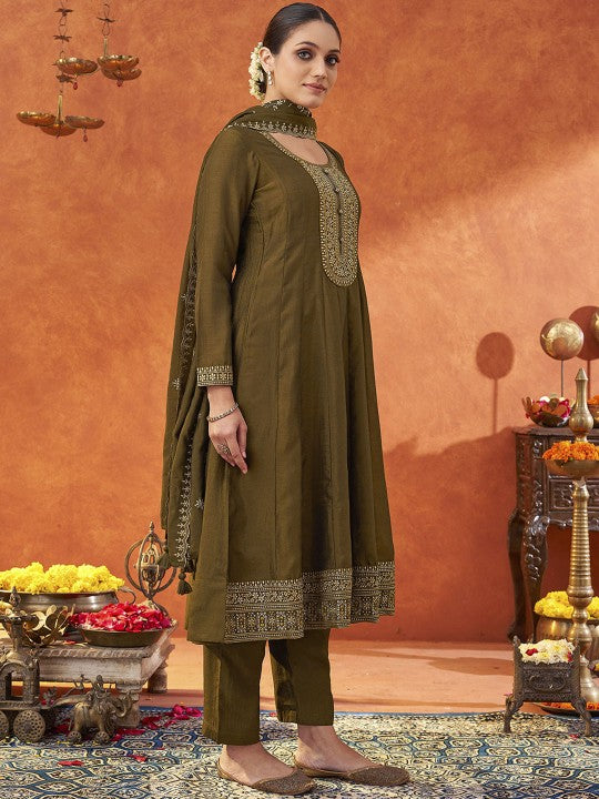 Fourleaf Women Regular Thread Work Kurta