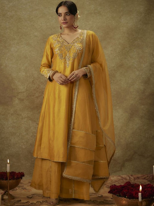 The Aarya Floral Embroidered Panelled Chanderi Silk Kurta