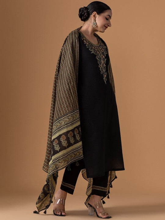 WOMEN PLUS Floral Embroidered Regular Thread Work Kurta & Trousers With Dupatta