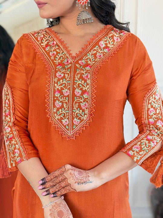Floral Yoke Design Thread Work Straight Kurta