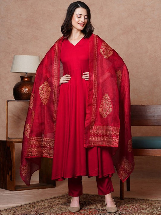 DIVASTRI Magic V-Neck Panelled Anarkali Kurta With Trousers & Dupatta