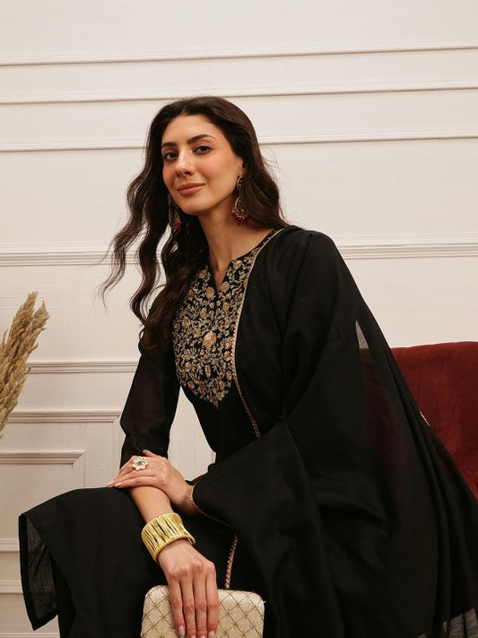 BARARA ETHNIC Ethnic Motifs Embroidered Kurta with Trousers & Dupatta