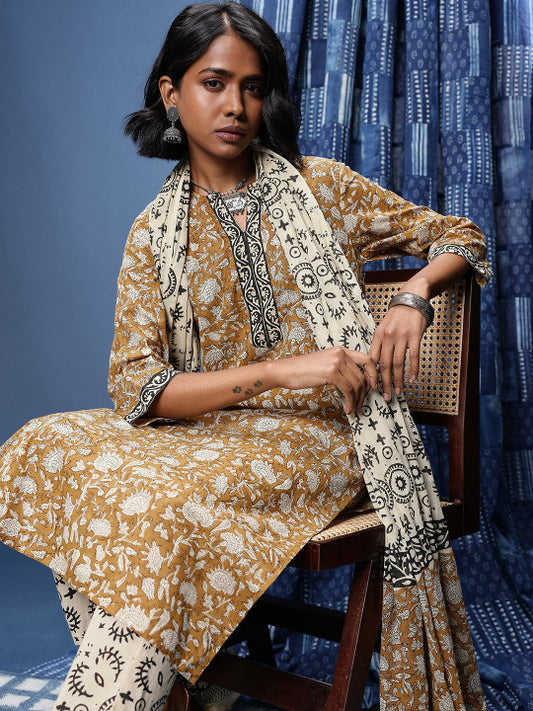 Taavi Bagru Ethnic Motifs Printed Straight Kurta With Trousers & Dupatta
