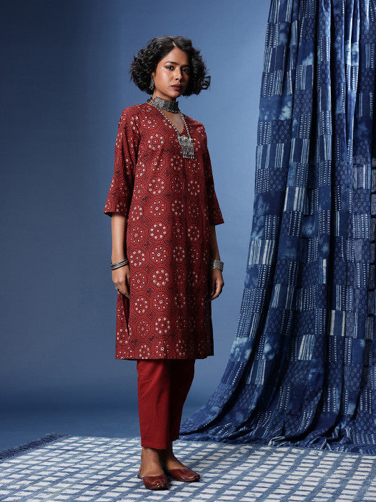 Taavi Ajrakh Floral Printed Kurta With Trousers & With Dupatta