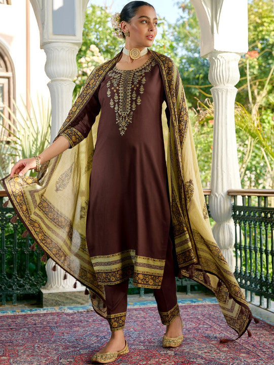 WOMEN PLUS Women Floral Embroidered Regular Thread Work Kurta with Trousers & With Dupatta