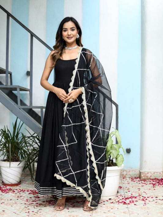 Chandbaali Women Striped Empire Gotta Patti Pure Cotton Kurta with Trousers & With Dupatta