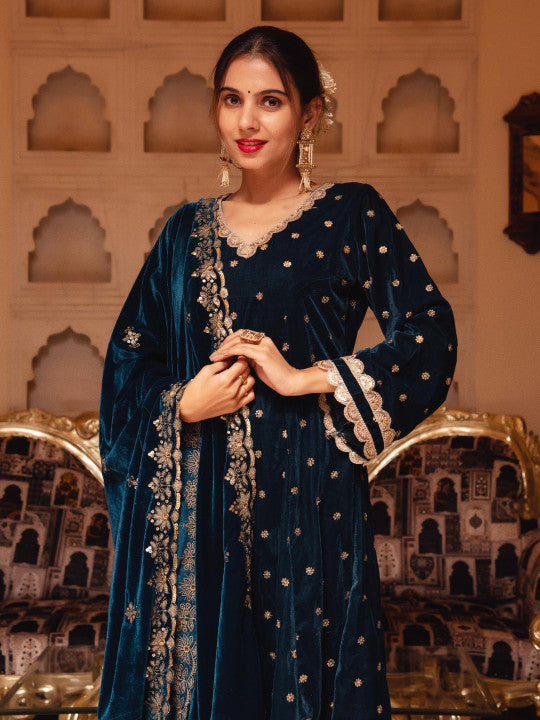 Calmna V-Neck Ethnic Motifs Sequinned Velvet A-Line Kurta with Trousers & Dupatta